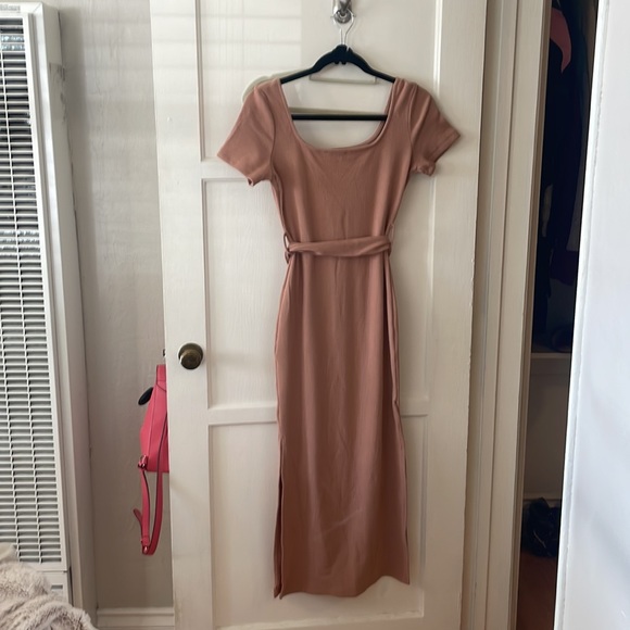 MOVING! Petal and Pup Neutral Pink Dress with Side Slits, Nelaite Dress, Blush - Picture 2 of 3